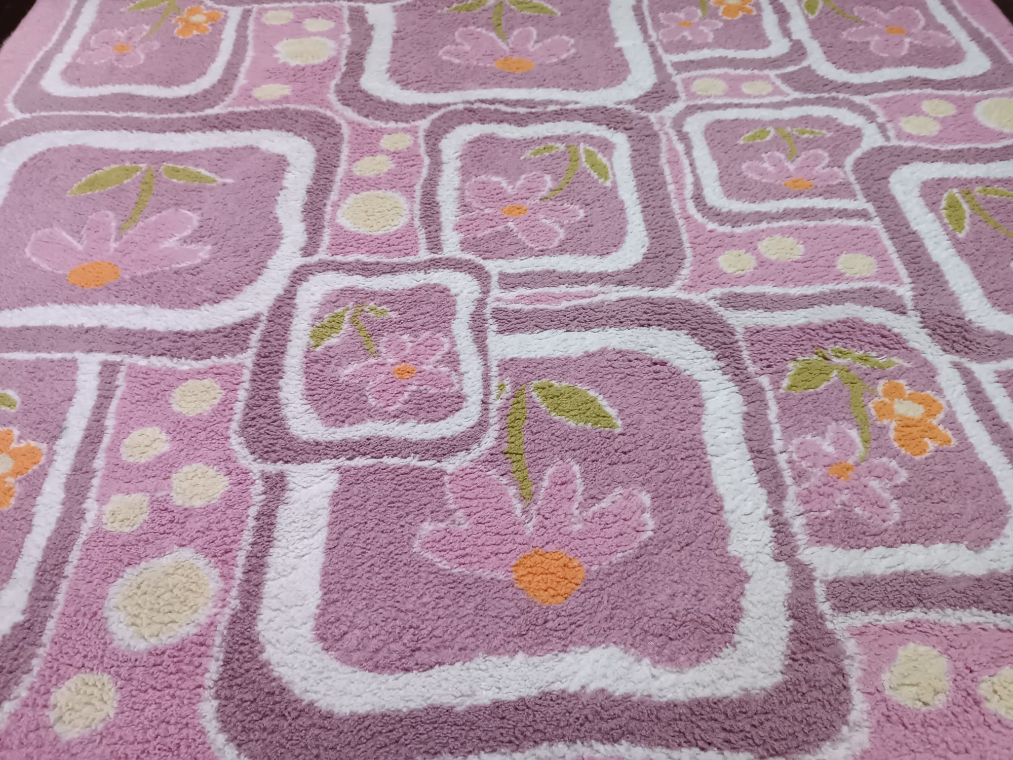 Pembe Çiçekli Çocuk Odası Halısı - yıkama sonrası temiz hali