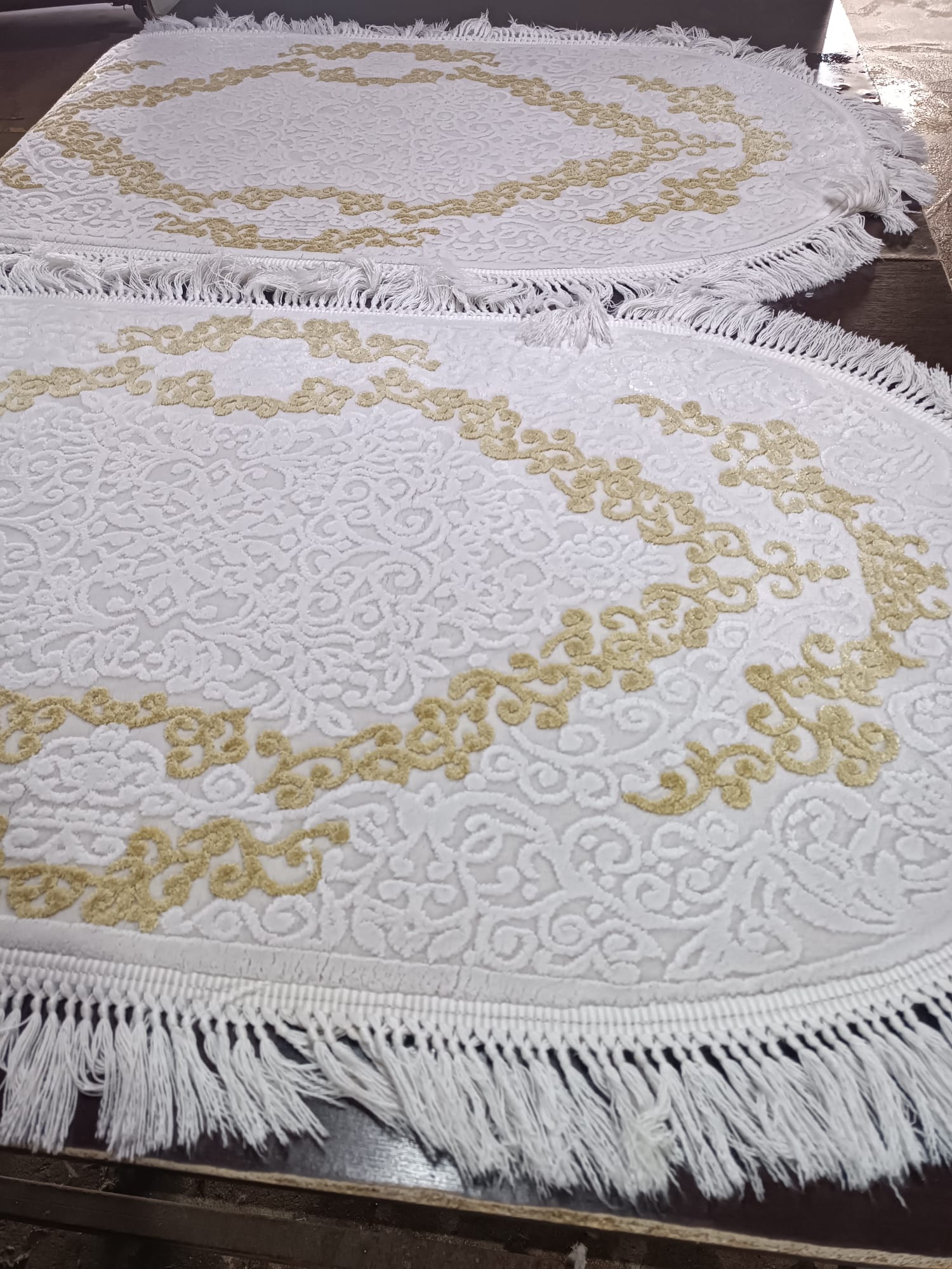 Oval Saçaklı Krem & Gold Halı - yıkama sonrası temiz hali